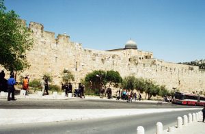 Jews arriving in Jerusalem